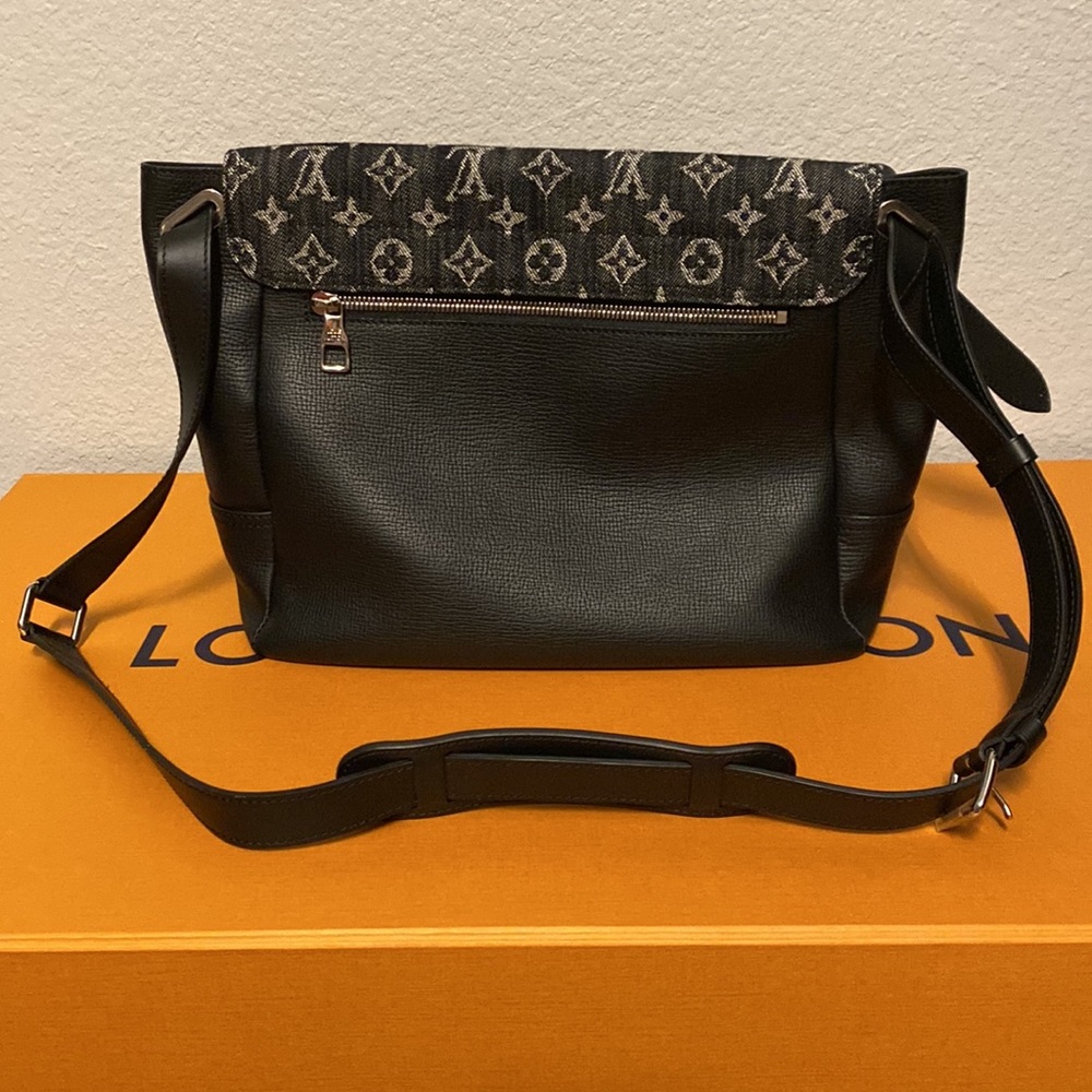 Louis Vuitton Nigo Besace Tokyo Leather Denim Mixed Messenger Bag - Picture 3 of 16